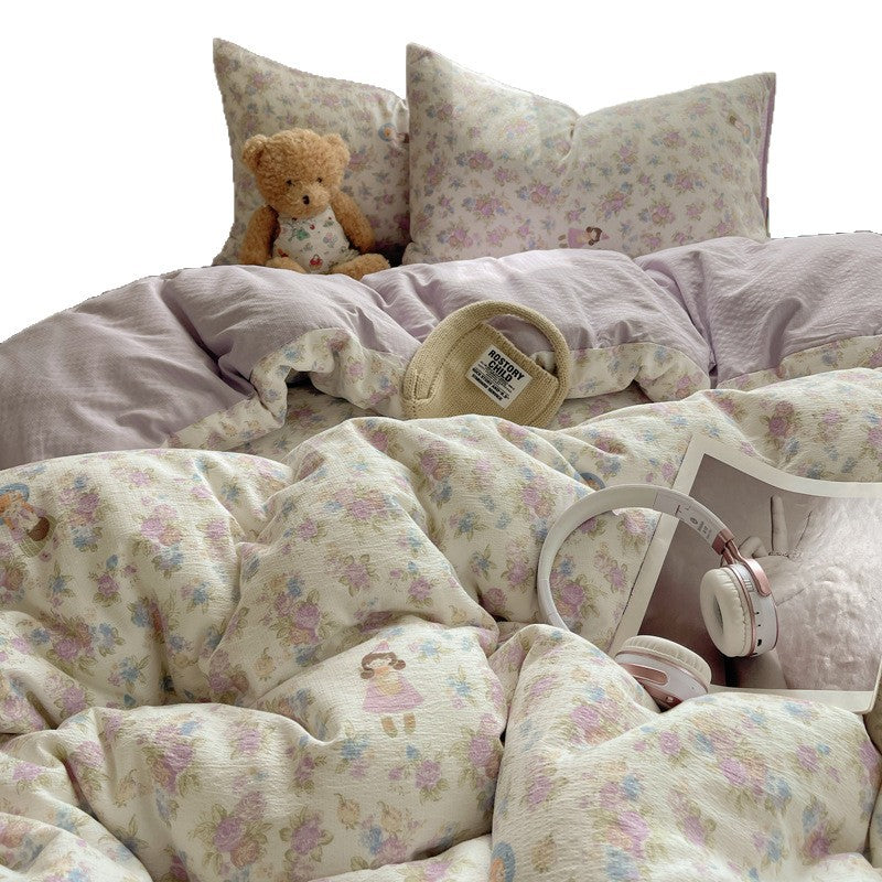 Nude-Colored Bedding Set For Mothers And Babies