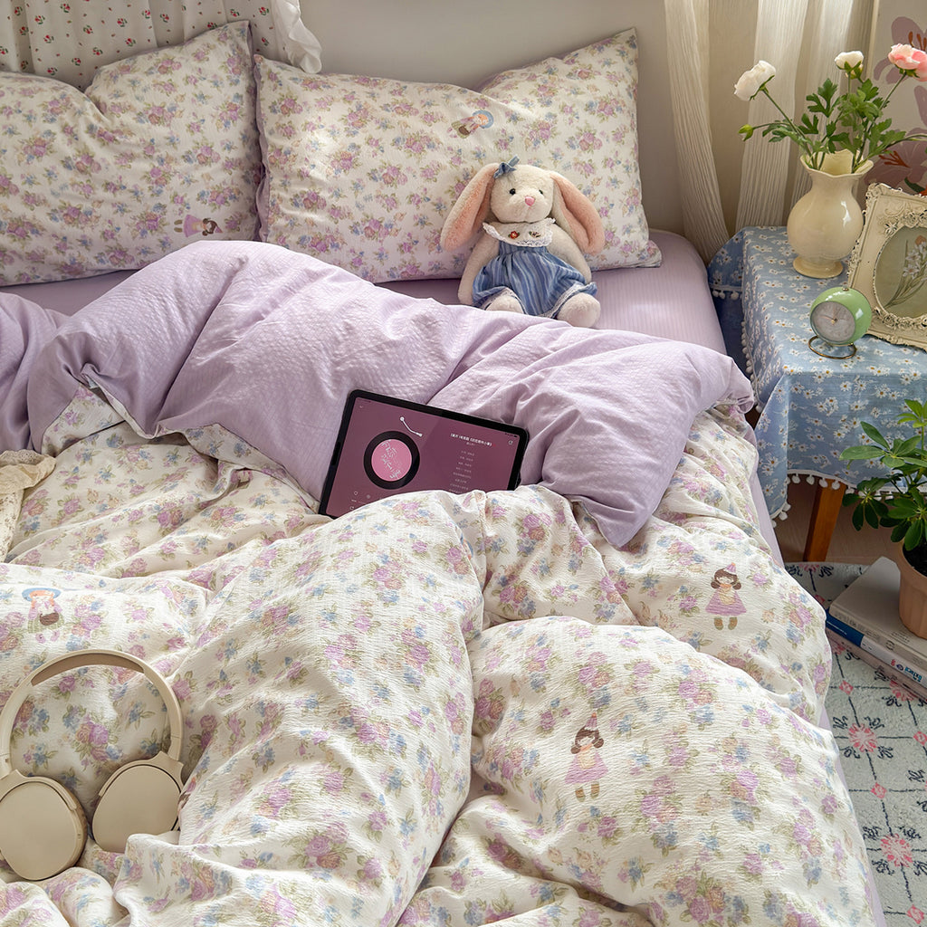 Nude-Colored Bedding Set For Mothers And Babies